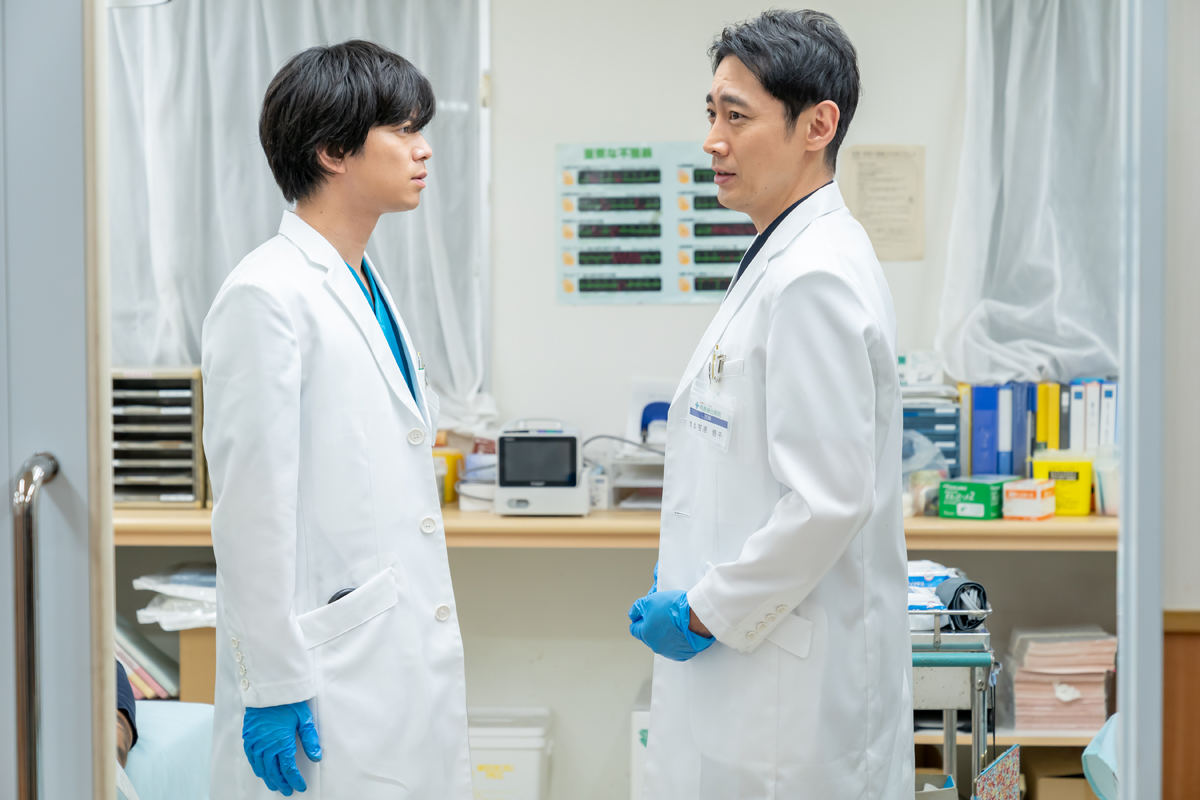 左から加藤シゲアキ、小泉孝太郎