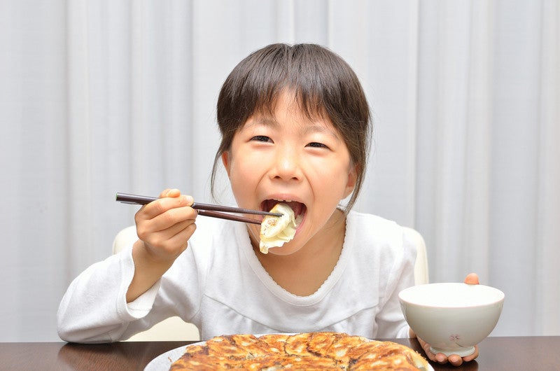 焼き餃子に何つける 近畿は 市販のタレ が断トツ 関東は マイナビニュース