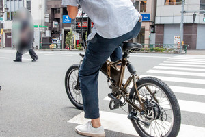 北欧の電動自転車が「パワフルさ」と「小回りのよさ」で、街乗りに快適すぎた