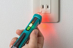 近づけるだけで通電状態を確認、交流電源用のスティック型検電器