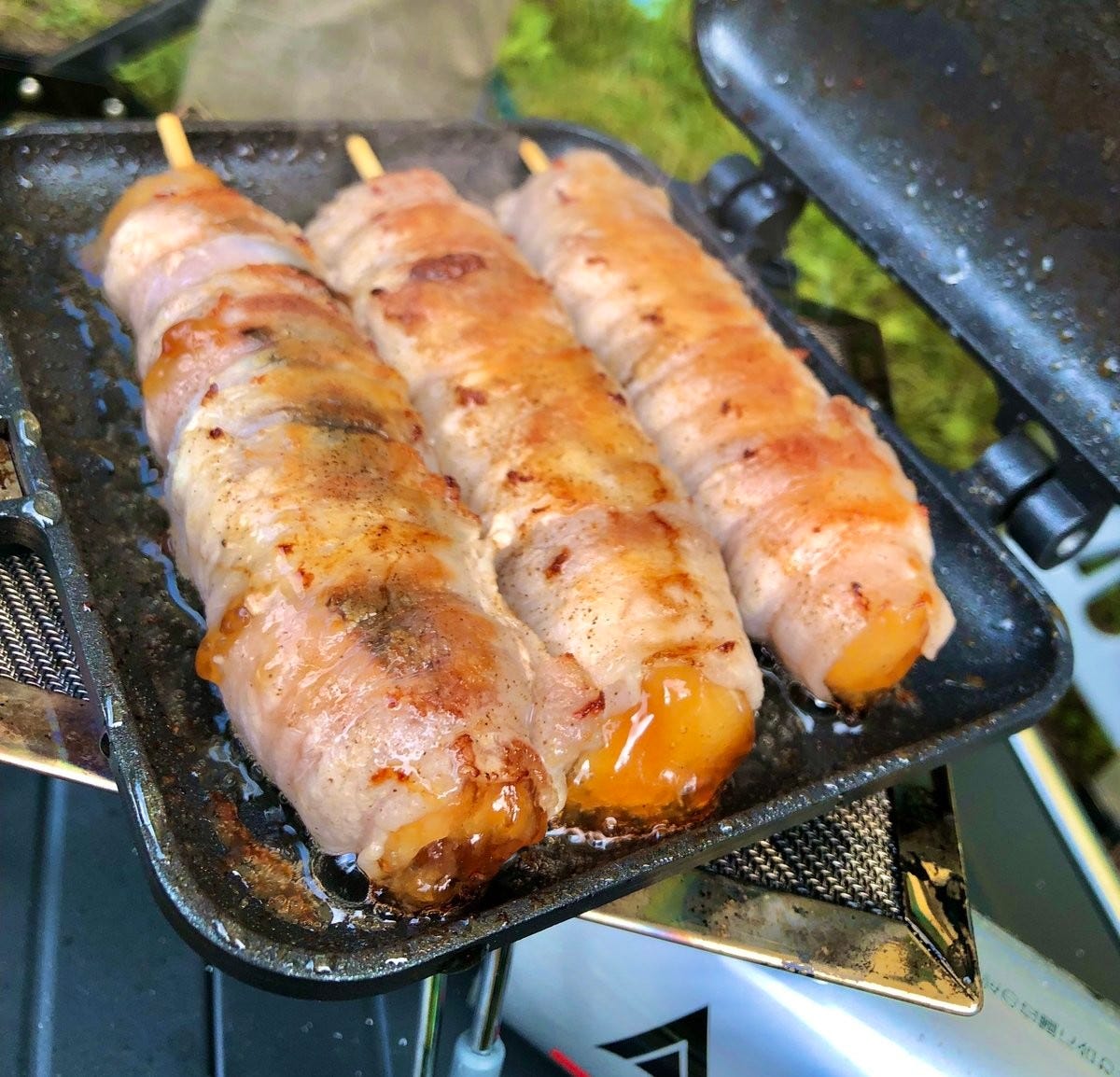 外はカリッ中はモチッ みたらし団子と アレ をホットサンドメーカーで焼いた料理がたまらん そりゃあ美味いわ 甘味と塩分同時摂取は正義 の声も マイナビニュース