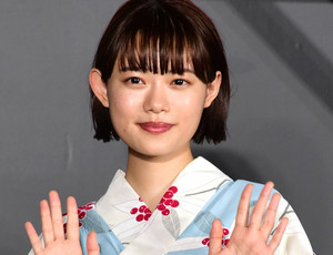 杉咲花、爽やかキュートな浴衣姿で登場! 小学生の時は「友達をびっくりさせてた」