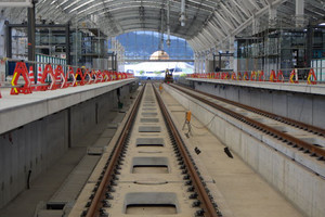 鉄道・運輸機構、西九州新幹線武雄温泉～長崎間レール敷設工事完了