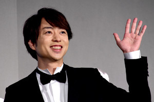 櫻井翔、嵐の結成日にライブ映画告知もテイク2!? デビュー日と大野智誕生日に公開