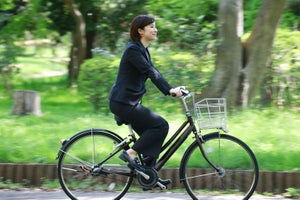 乗っている自転車「ママチャリなど」が7割、「電動アシスト付き」の割合は?