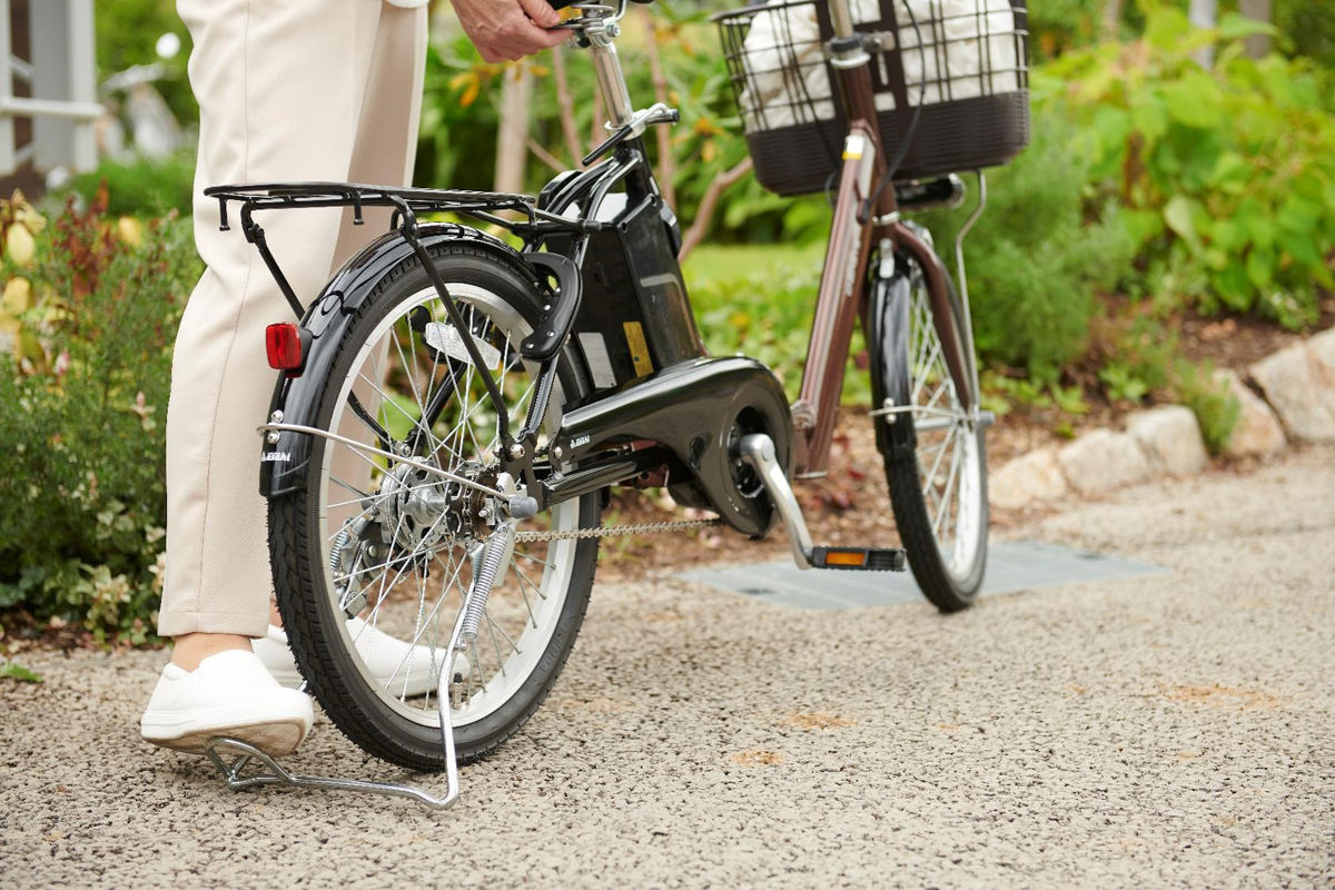 あさひ、シニアの乗りやすさを追求した電動アシスト自転車を発売 | マイナビニュース