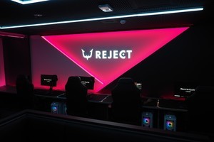 ATMと同様の通信回線を採用！　ゲーミングルーム「REJECT GAMING BASE」内覧レポート