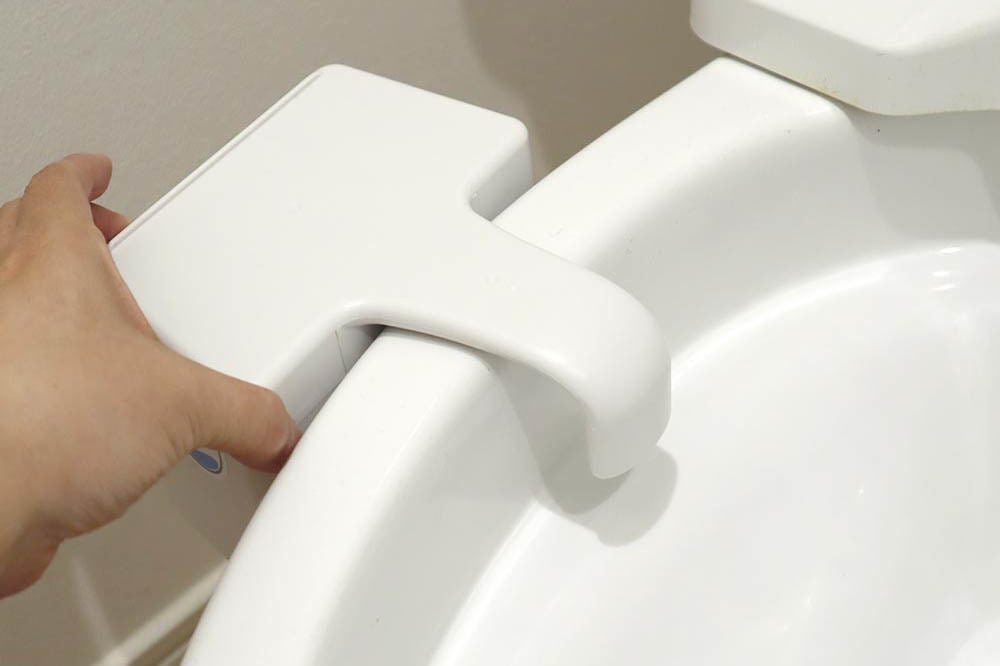 サンコー 工事不要でトイレに後付けできる泡洗浄機 4 980円 マイナビニュース