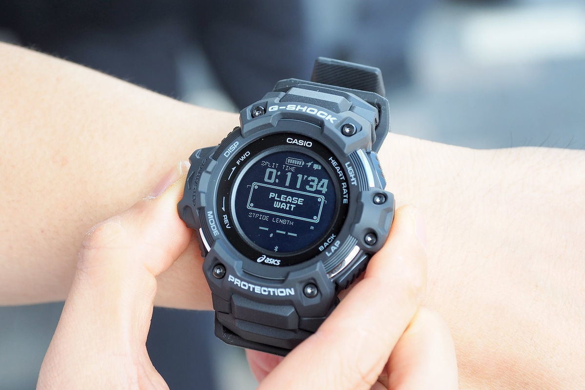 即購入可ですG-SHOCK × アシックス ランニングウォッチGSR-H1000AS-1JR