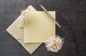 結婚祝いメッセージの例文! お祝いマナーや相手別の書き方も紹介
