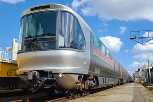 JR東日本E26系「カシオペア」親子見学会、尾久車両センターで開催