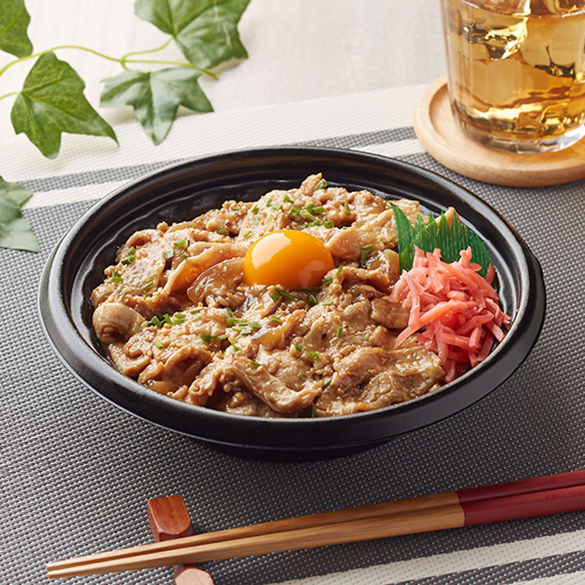 「にんにく醤油のスタミナ豚焼肉丼」(550円)