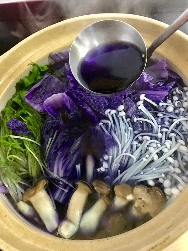 魔女のスープ爆誕 紫白菜を入れた鍋に悲劇が ハロウィンにピッタリですね こんな色になるとはびっくり 笑 の声 経験者も続々と集まる マイナビニュース