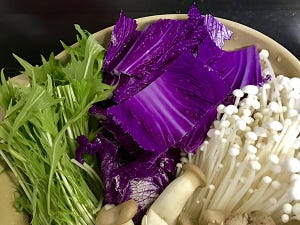 【魔女のスープ爆誕】紫白菜を入れた鍋に悲劇が……!　「ハロウィンにピッタリですね」「こんな色になるとはびっくり(笑)」の声 - 経験者も続々と集まる
