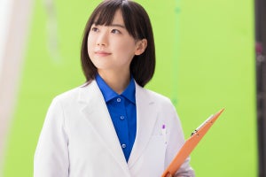 芦田愛菜、白衣姿で研究員役　最近の“進化”は「絵画に興味を持ったこと」