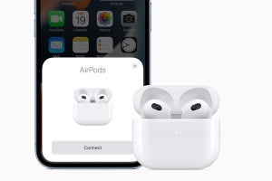 楽天モバイル、第3世代「AirPods」を10月26日に発売