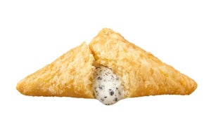マクドナルド、オレオ増量の「三角チョコパイ クッキー&クリーム」を発売