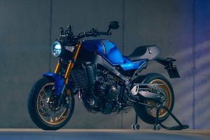 ヤマハ、スポーツヘリテージモデル「XCR900」をフルモデルチェンジ