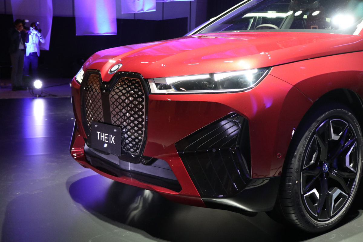 BMW「iX」