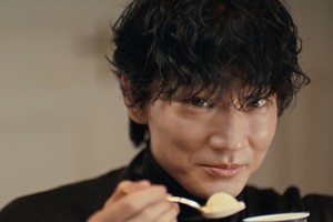 綾野剛、ずっと変わらない考え方は「人生は“人”」「人以外では語れない」