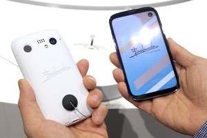 5Gスマホ「BALMUDA Phone」お披露目、発表会で寺尾社長が語ったこと