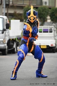 『仮面ライダーリバイス』妹・さくらが仮面ライダージャンヌに変身「今年いちばん、うれしい出来事」