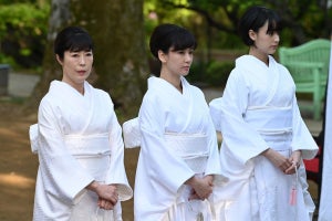 寺島しのぶ、水川あさみ、山本美月、白装束で愛人を迎え撃つ『女系家族』