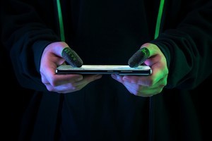 Razer、モバイルゲームで快適な操作を実現する「Gaming Finger Sleeve」