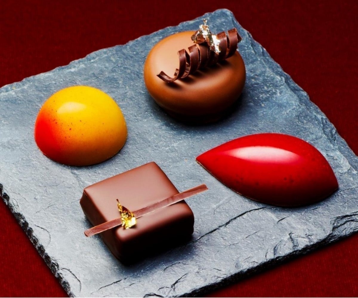 帝国ホテル大阪のバレンタイン 素材にこだわった上質なチョコレートと ドアマン スヌーピー ルーム宿泊プラン登場 マイナビニュース