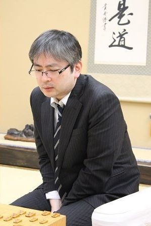 10年ぶりの挑戦者決定戦に駒を進めた郷田九段
