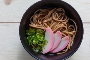 年越しそばはいつ食べる? タイミングや由来・地域ごとの違いも解説