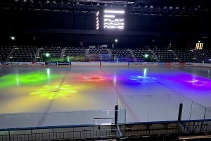 スポーツアリーナ「フラット八戸」のエンタメ演出をサポートするパナソニックのLED照明