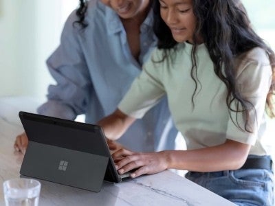 Microsoft、「Surface Go 3」にマットブラック追加、米国でLTEモデル