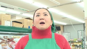 華原朋美、“怪しすぎる”スーパーの新人店員役