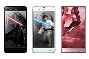 ソフトバンク、「STAR WARS mobile」「AQUOS CRYSTAL X」のアップデート