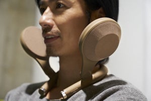 アイワ、肩のせスピーカー「ButteflyAudio」発売。“耳元から異次元の没入感”
