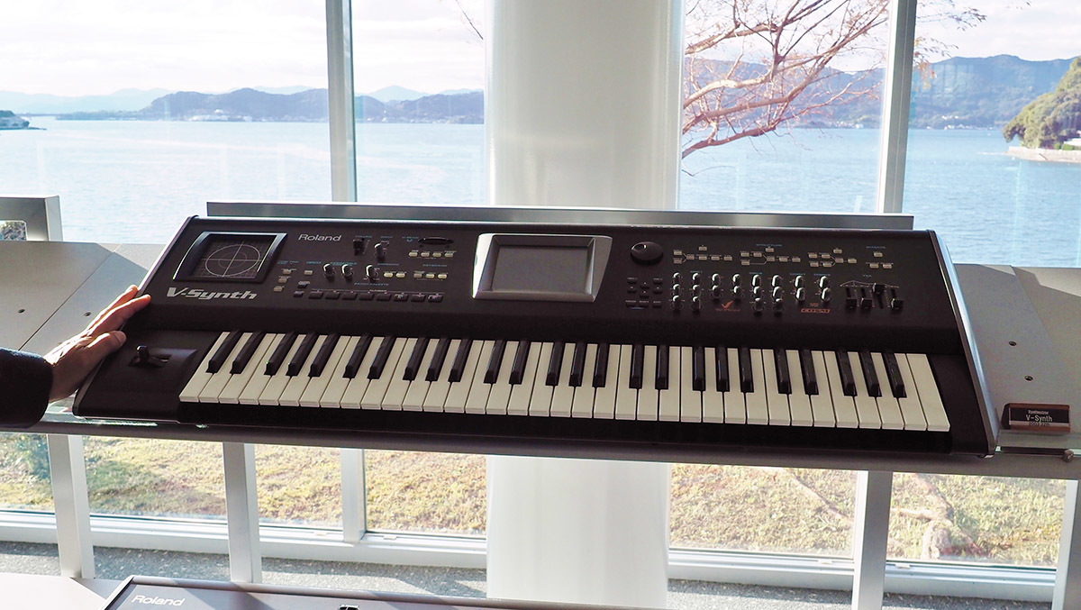 Roland v-synth みやすく GT 2.0 シンセサイザー 音源モジュール