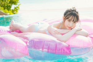 梅山恋和、水着で横たわる新カット公開　オンラインイベントも発表