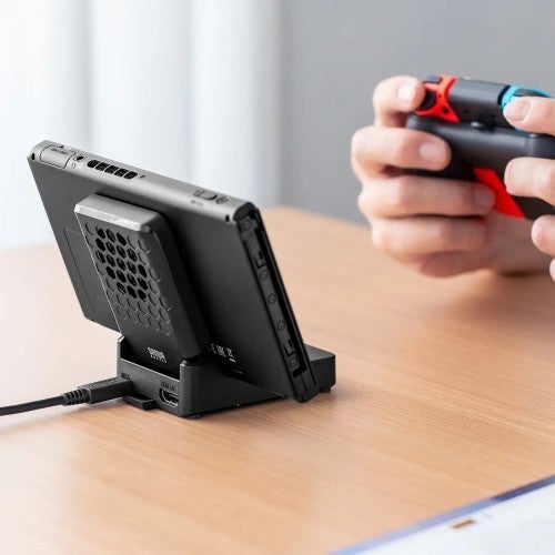 サンワサプライ、Nintendo Switch用の冷却ファン付充電スタンド | マイ