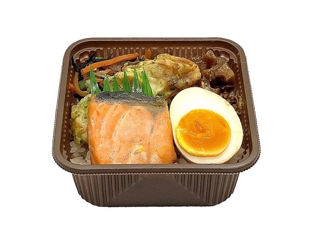 「一膳ごはん 銀鮭と煮卵のかつおめし」(345円)