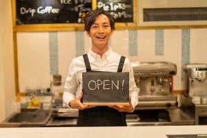 カフェを開業するために必要な資金と手続きは?
