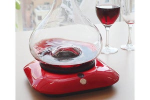 電動でワインに空気を含ませる充電式ワインエアレーター　サンコー
