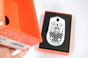 SteelSeries「Aerox 3 Wireless」レビュー - 左右対称マウスの使い心地は？