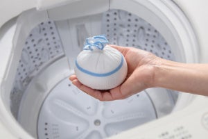 「入れるだけ」で、洗濯のすすぎ回数を減らして「節約」できる洗濯ボール発売