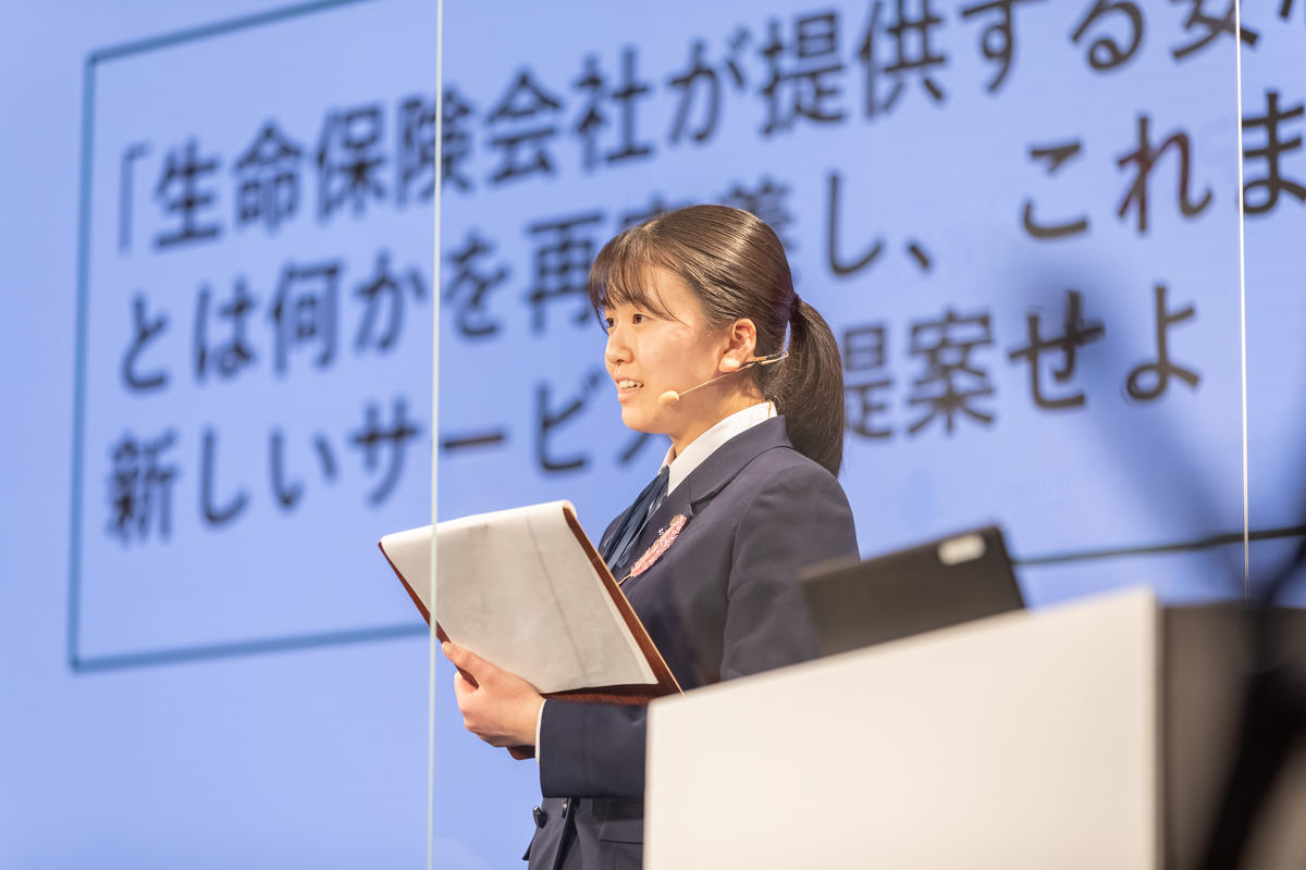 総合優勝を果たした生命保険協会の代表チーム「GRAY」