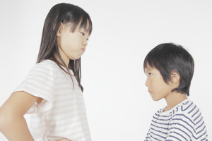 きょうだいがいる人の最多不満、長子は「自分には厳しかった」、末子は?