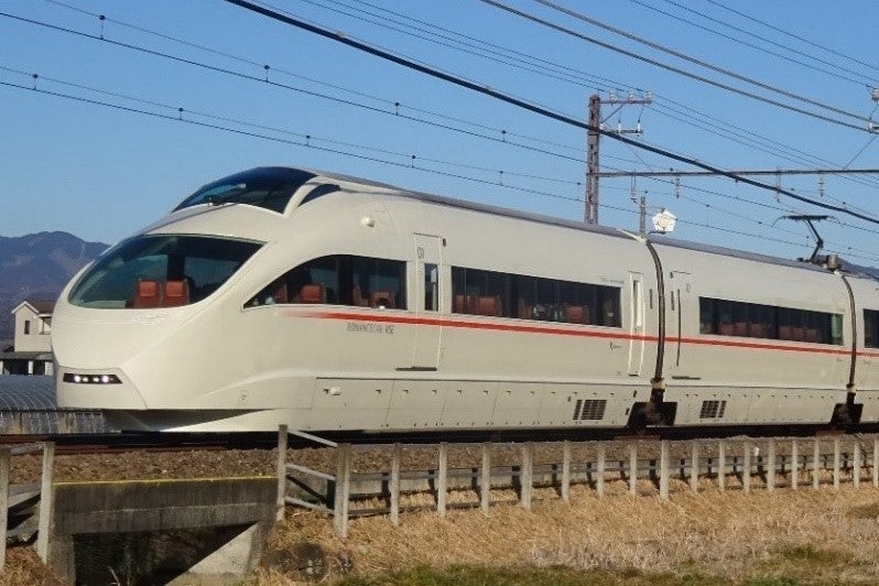 小田急電鉄、2編成のVSEが「追いかけっこ」ミステリーツアー開催へ