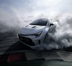 トヨタ、新型車「GRカローラ」を世界初披露 - 日本発売は2022年後半を予定