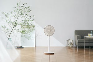 バルミューダの扇風機「The GreenFan」、2022年度版を販売開始