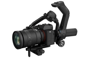 FeiyuTech、低価格の一眼カメラ用ジンバル　期間限定で29,800円